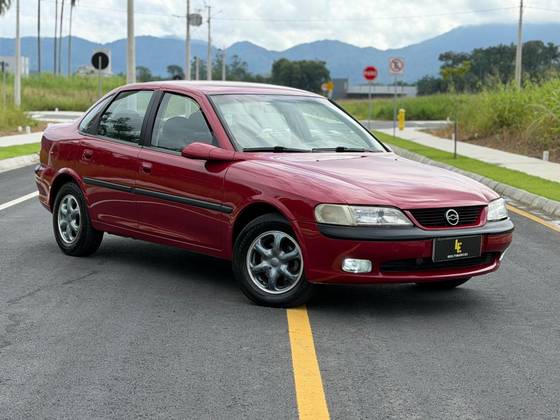 CHEVROLET VECTRA 2.0 MPFI GLS 8V GASOLINA 4P MANUAL CHEVROLET VECTRA 2.0 MPFI GLS 8V GASOLINA 4P MANUAL
